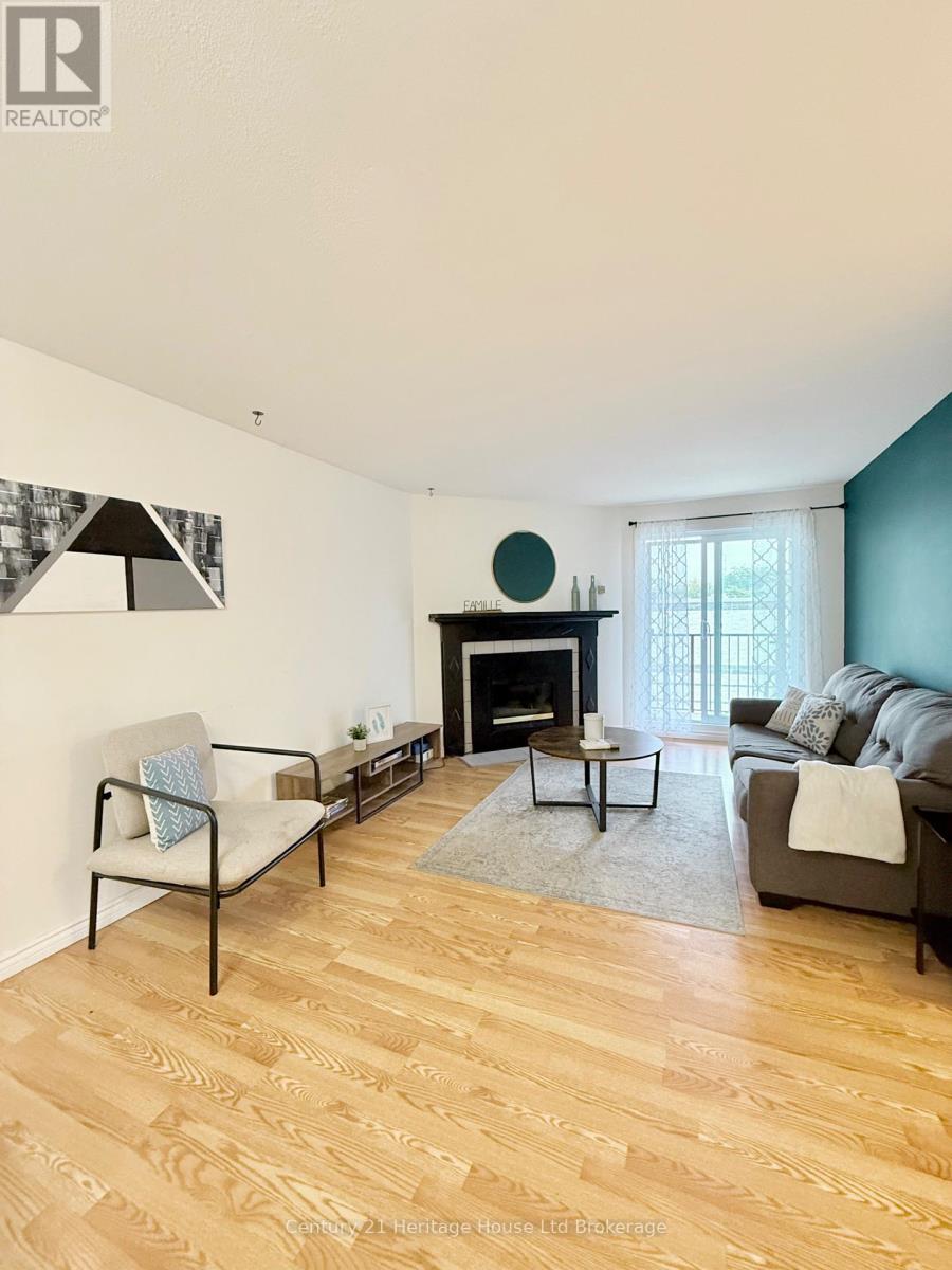 Photo 10 of 36 for 217 - 737 Deveron Crescent