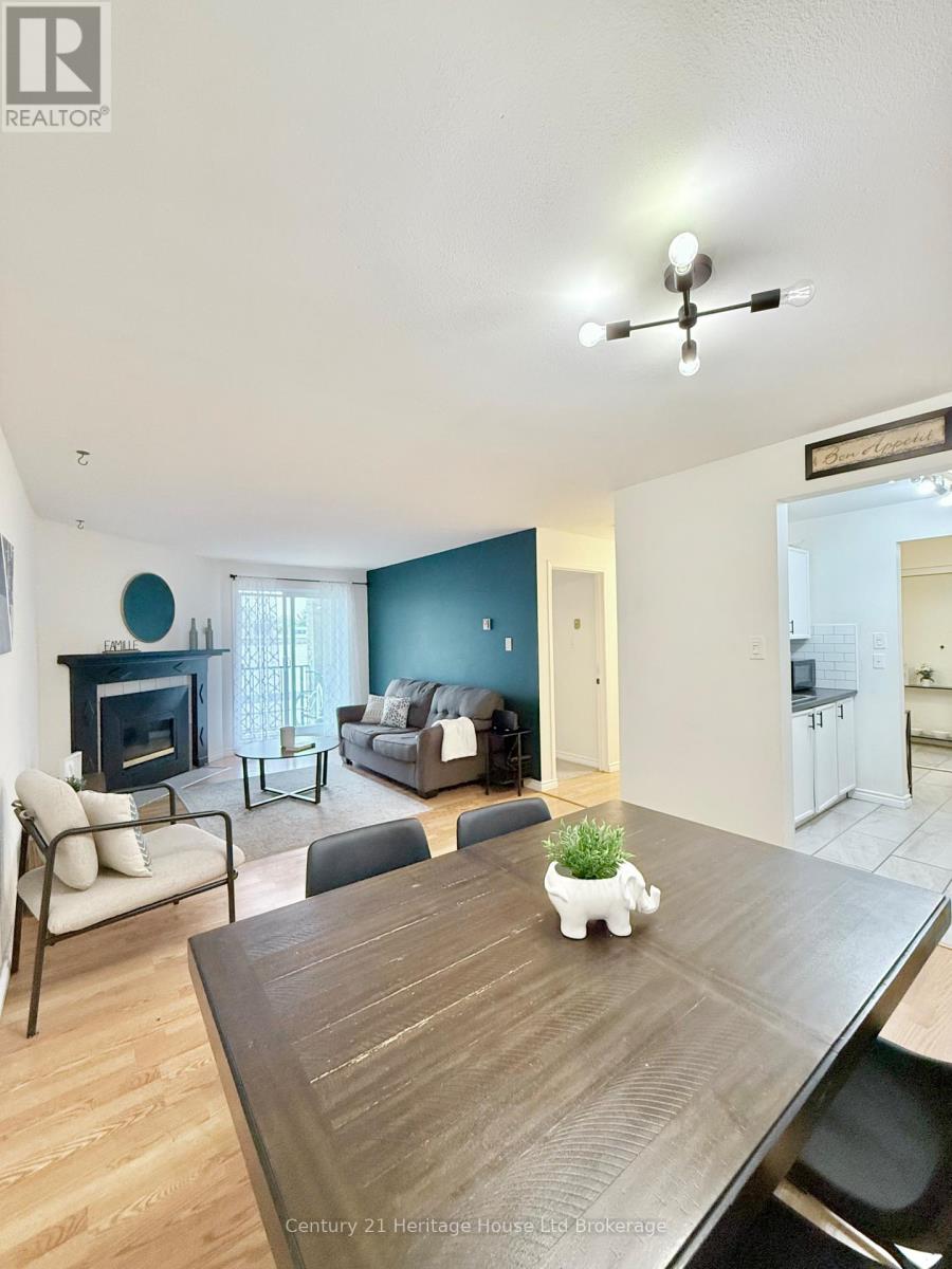 Photo 14 of 36 for 217 - 737 Deveron Crescent