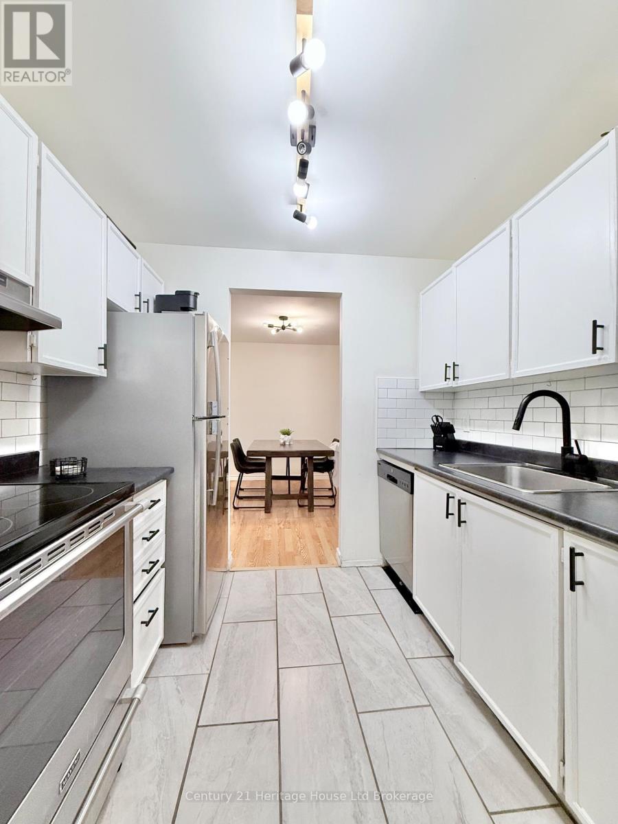 Photo 17 of 36 for 217 - 737 Deveron Crescent