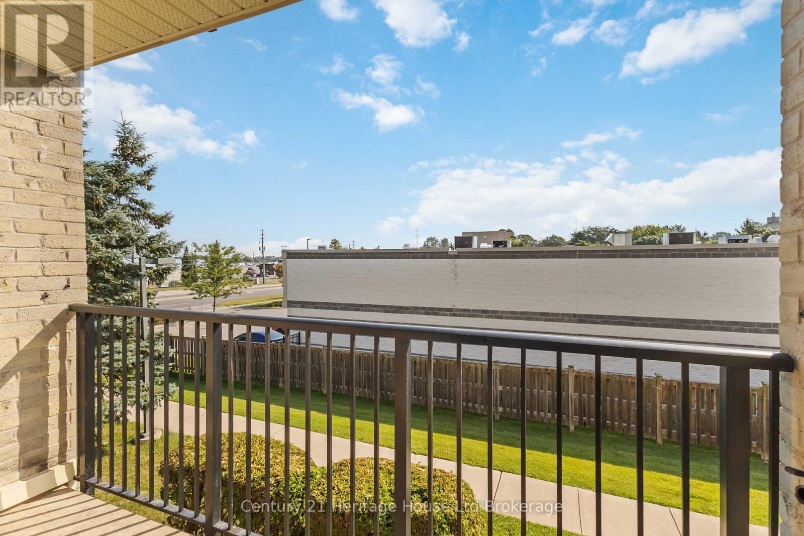 Photo 33 of 36 for 217 - 737 Deveron Crescent