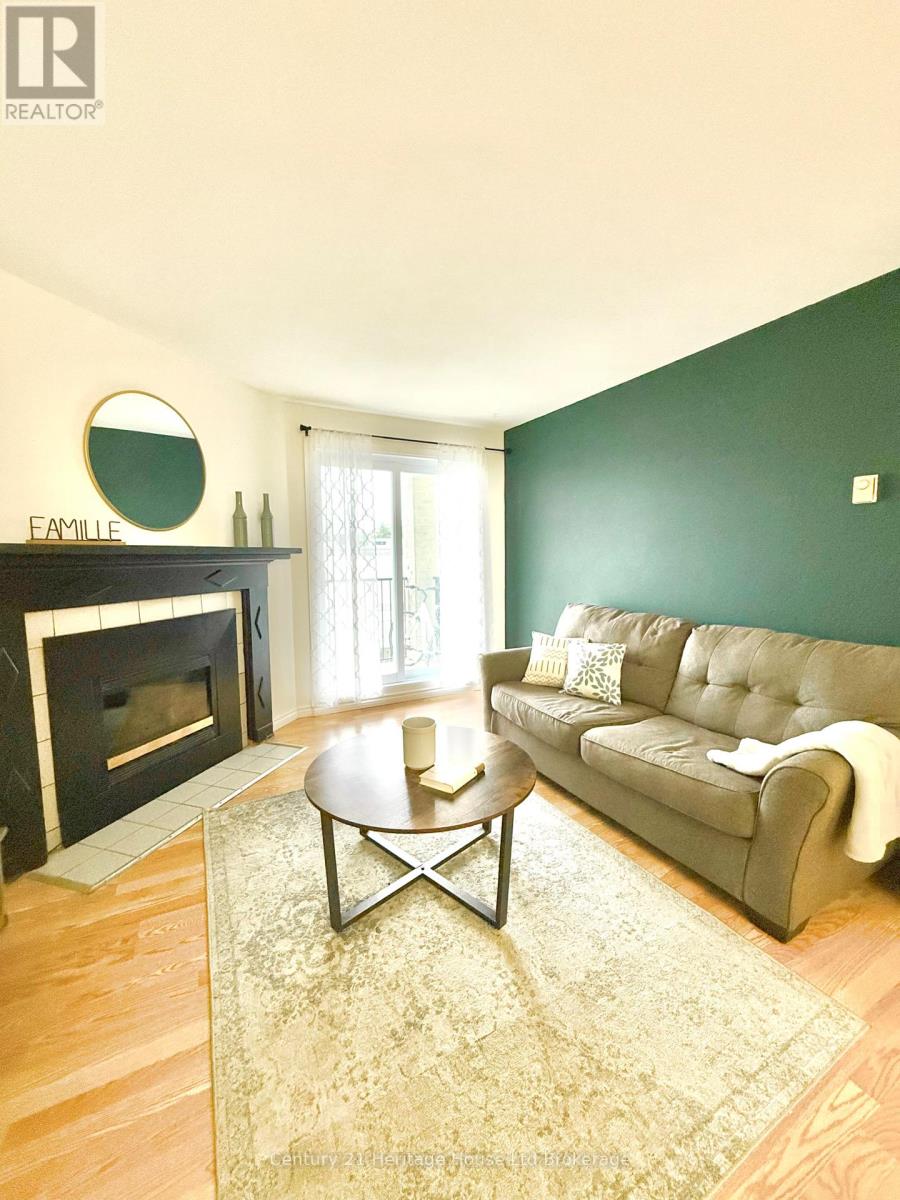 Photo 9 of 36 for 217 - 737 Deveron Crescent