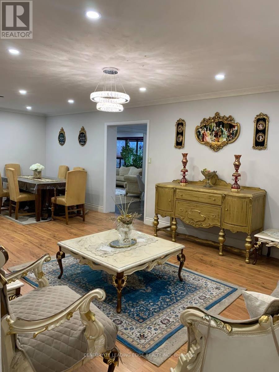 91 Lucas Street, Richmond Hill (Mill Pond), Ontario  L4C 4P4 - Photo 6 - N12754636