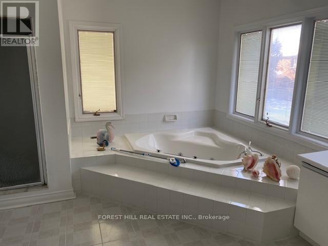 17 Dunloe Road, Richmond Hill, Ontario  L4B 2H6 - Photo 19 - N12754896