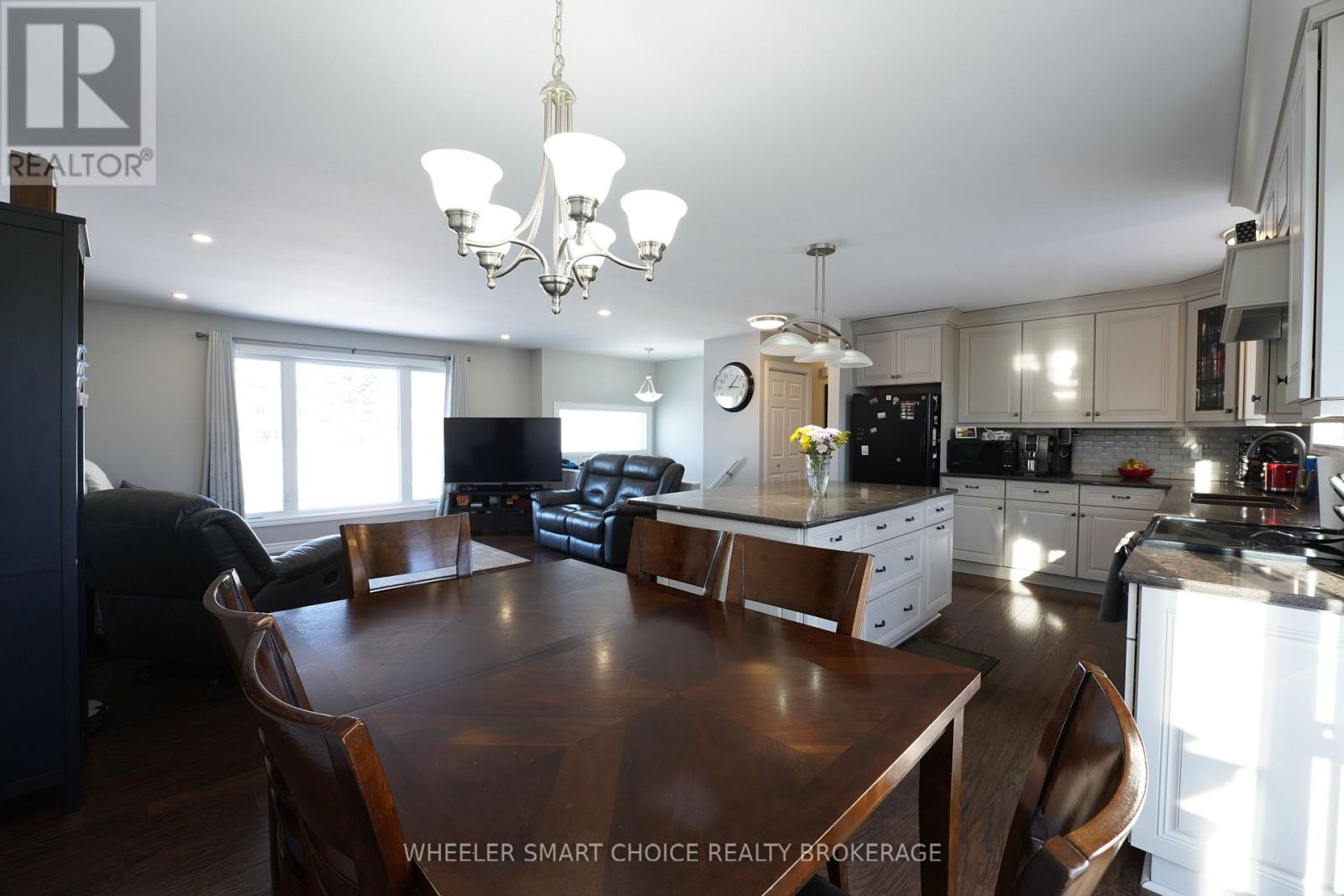 17438 County Rd 18 Road E, South Stormont, Ontario  K0C 2A0 - Photo 8 - X12754354