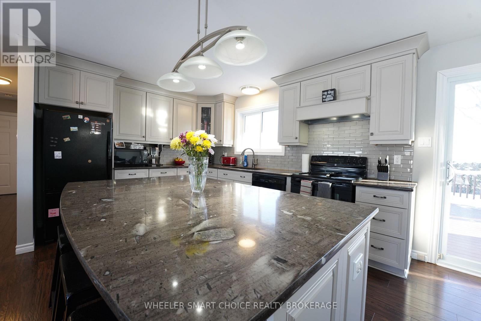 17438 County Rd 18 Road E, South Stormont, Ontario  K0C 2A0 - Photo 7 - X12754354