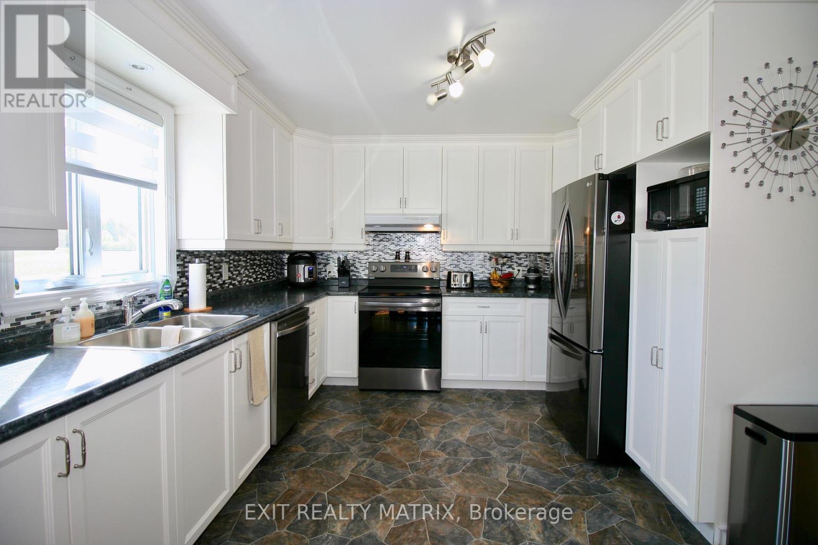 3532-3534 Front Road, East Hawkesbury, Ontario  K6A 2R2 - Photo 5 - X12755120