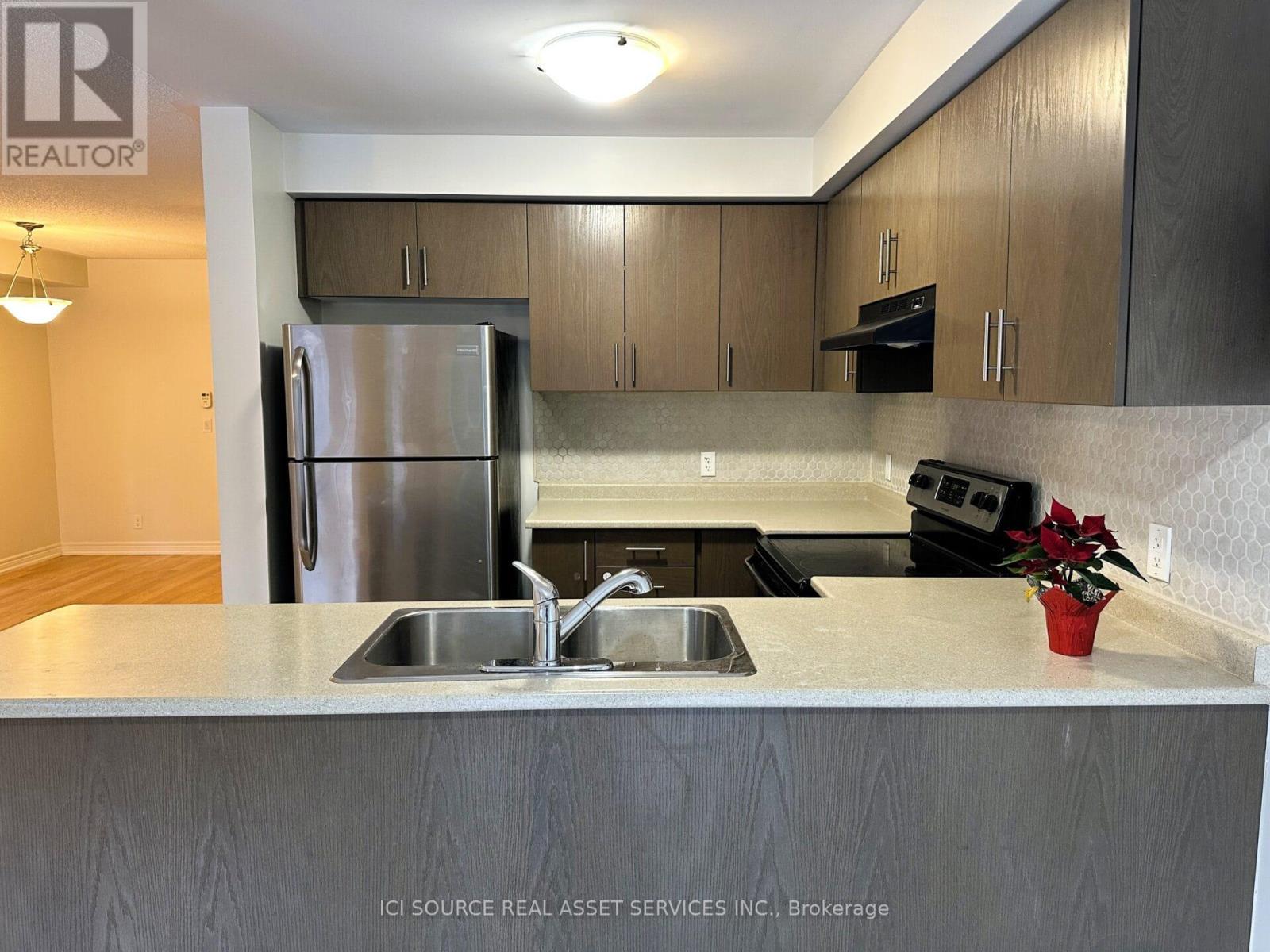 29 Tabaret Crescent, Oshawa, Ontario  L1L 0G5 - Photo 9 - E12635642