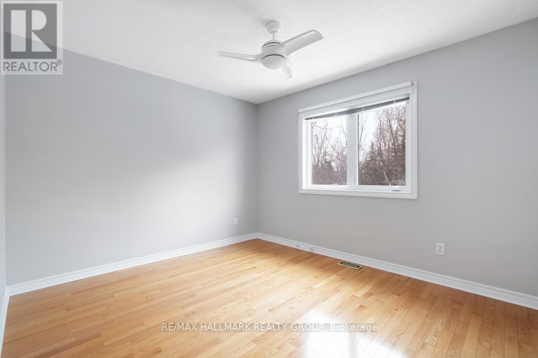 41 Bramblegrove Crescent, Ottawa, Ontario  K1T 3G2 - Photo 32 - X12756646