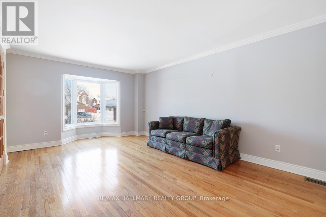 41 Bramblegrove Crescent, Ottawa, Ontario  K1T 3G2 - Photo 6 - X12756646