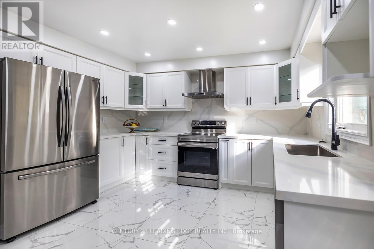 121 Trail Ridge Lane, Markham, Ontario  L6C 2C6 - Photo 11 - N12755142