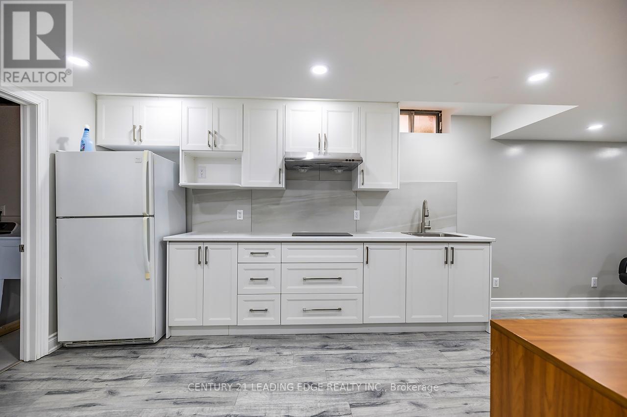 121 Trail Ridge Lane, Markham, Ontario  L6C 2C6 - Photo 17 - N12755142