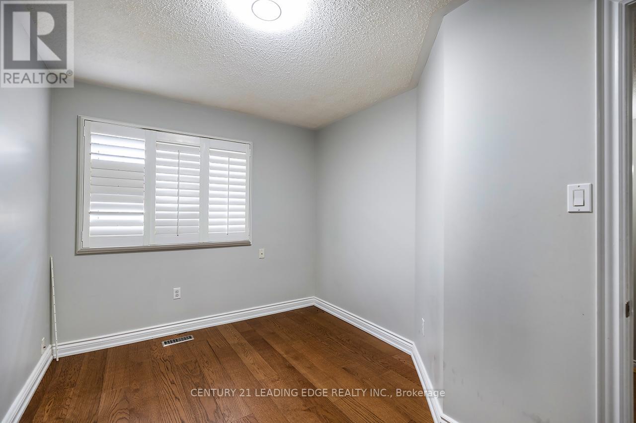 121 Trail Ridge Lane, Markham, Ontario  L6C 2C6 - Photo 24 - N12755142