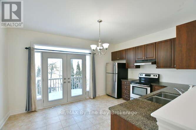 11 Savannah Crescent, Wasaga Beach, Ontario  L9Z 0E7 - Photo 21 - S12756656