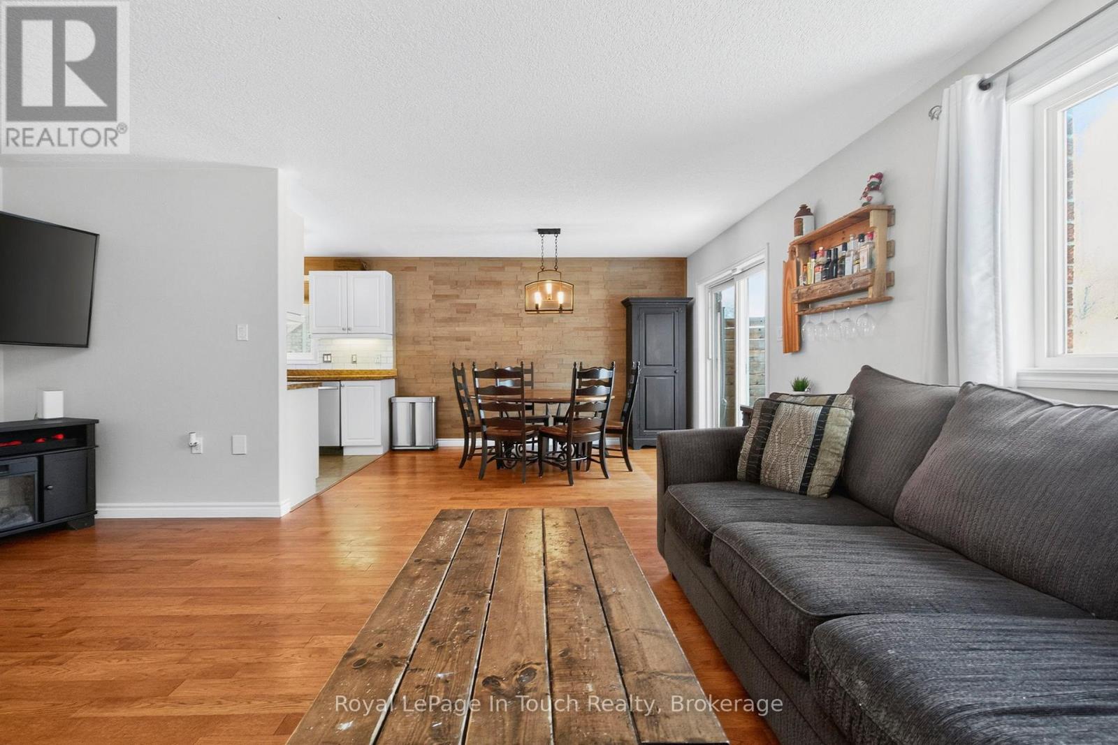 13 Hunter Avenue, Tay, Ontario  L0K 2A0 - Photo 8 - S12755200