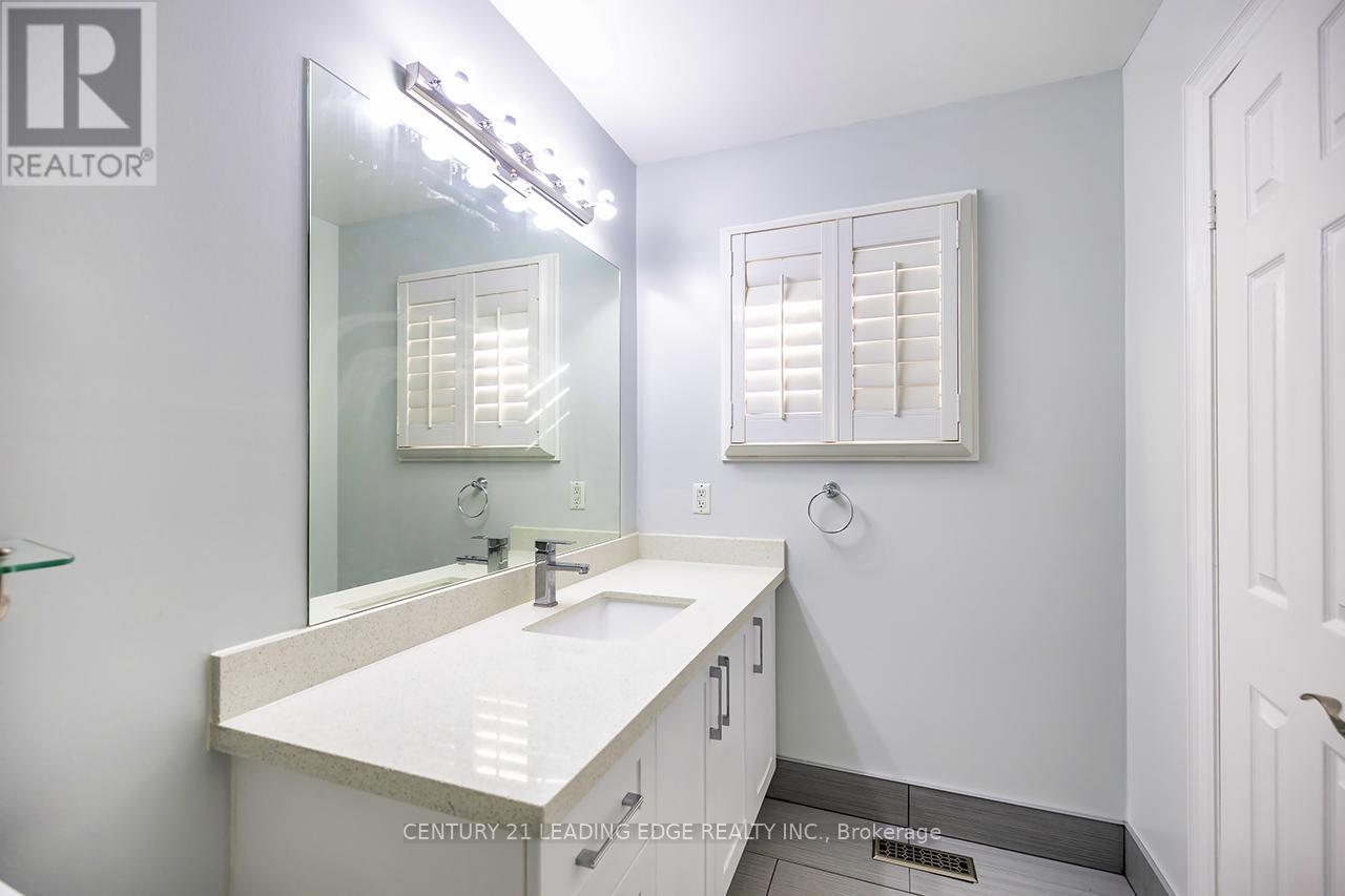 121 Trail Ridge Lane, Markham, Ontario  L6C 2C6 - Photo 33 - N12755142