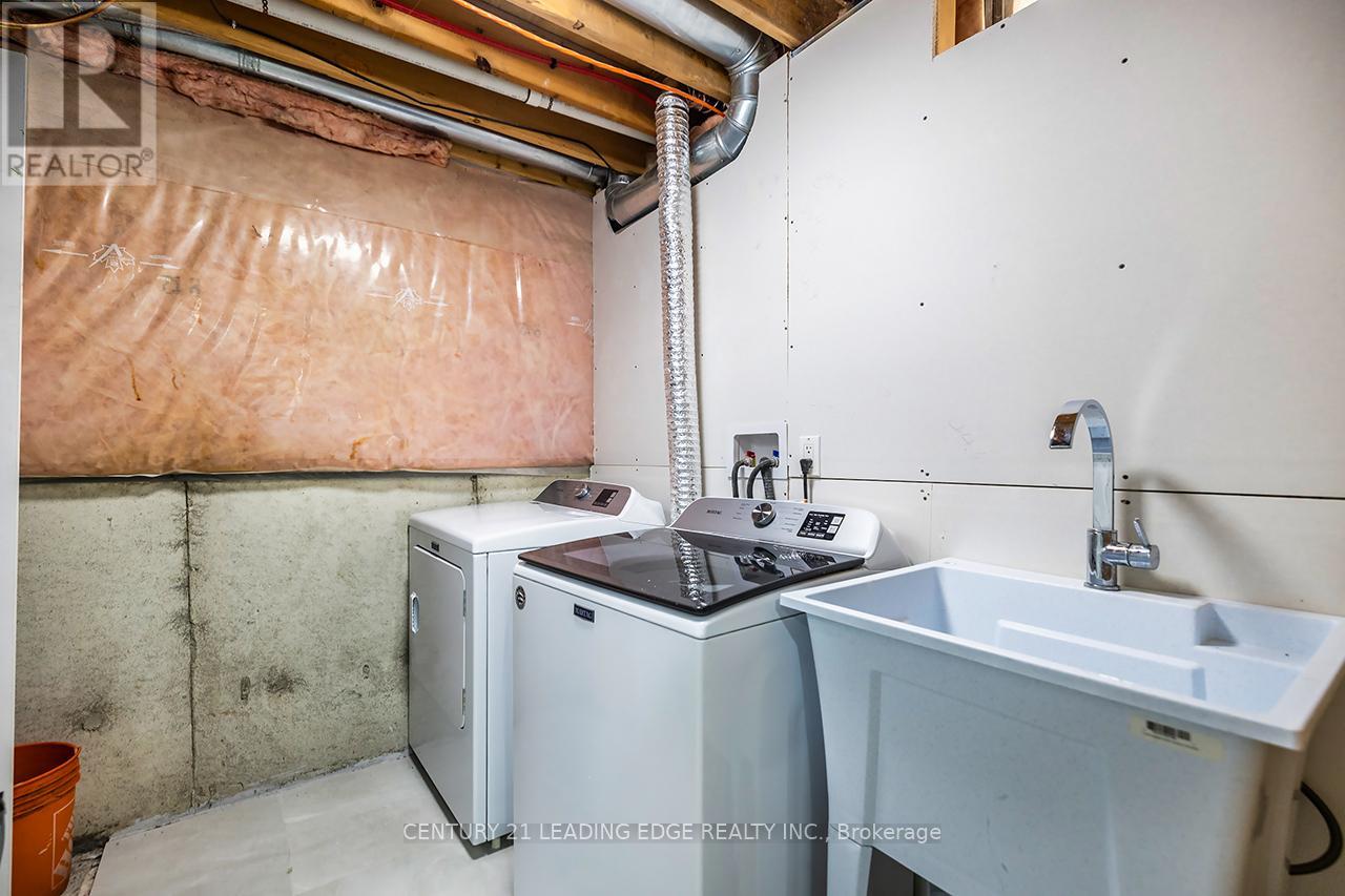 121 Trail Ridge Lane, Markham, Ontario  L6C 2C6 - Photo 18 - N12755142