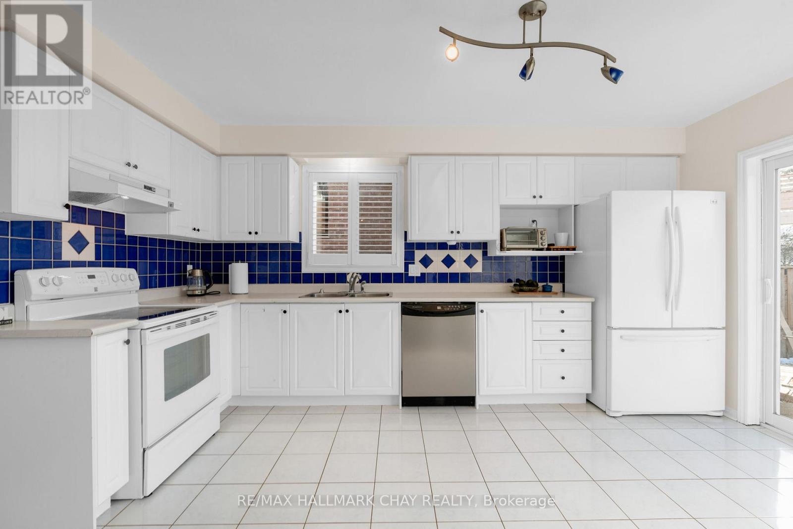 76 Hodgson Drive, Barrie (Northwest), Ontario  L4N 7Z2 - Photo 11 - S12754574