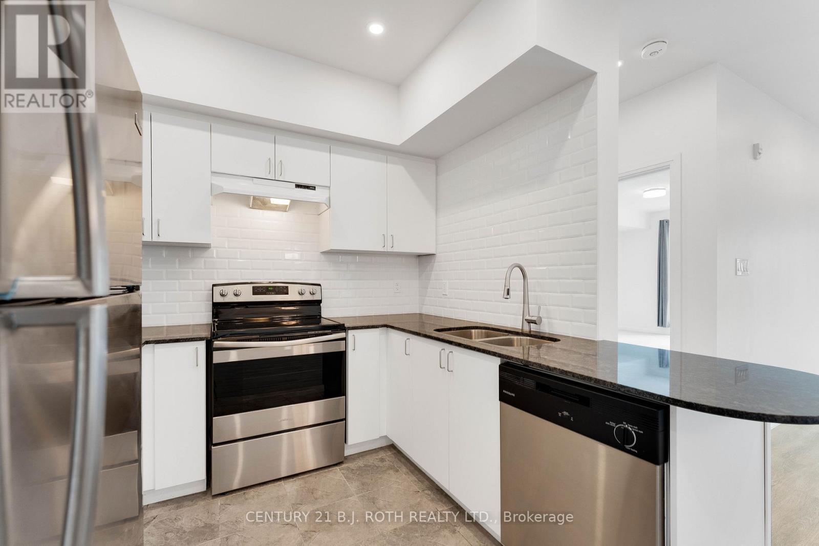 403 - 302 Essa Road, Barrie, Ontario  L9J 0H3 - Photo 6 - S12754852