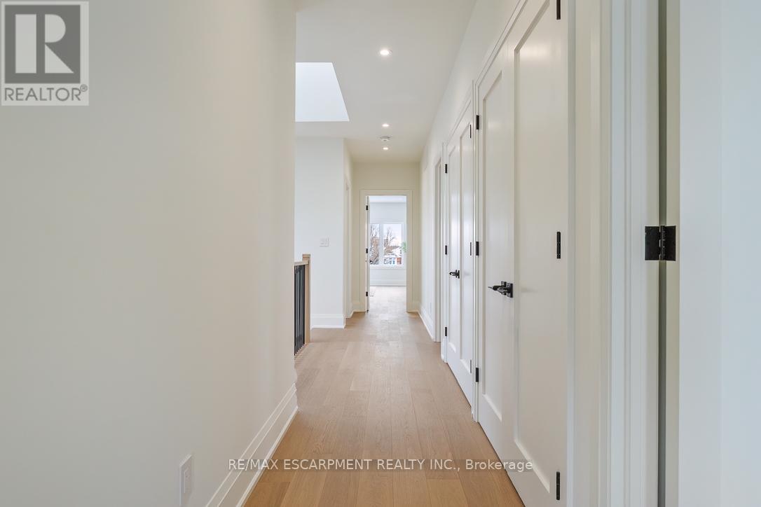 2354 Eighth Line, Oakville, Ontario  L6H 7E6 - Photo 23 - W12693512