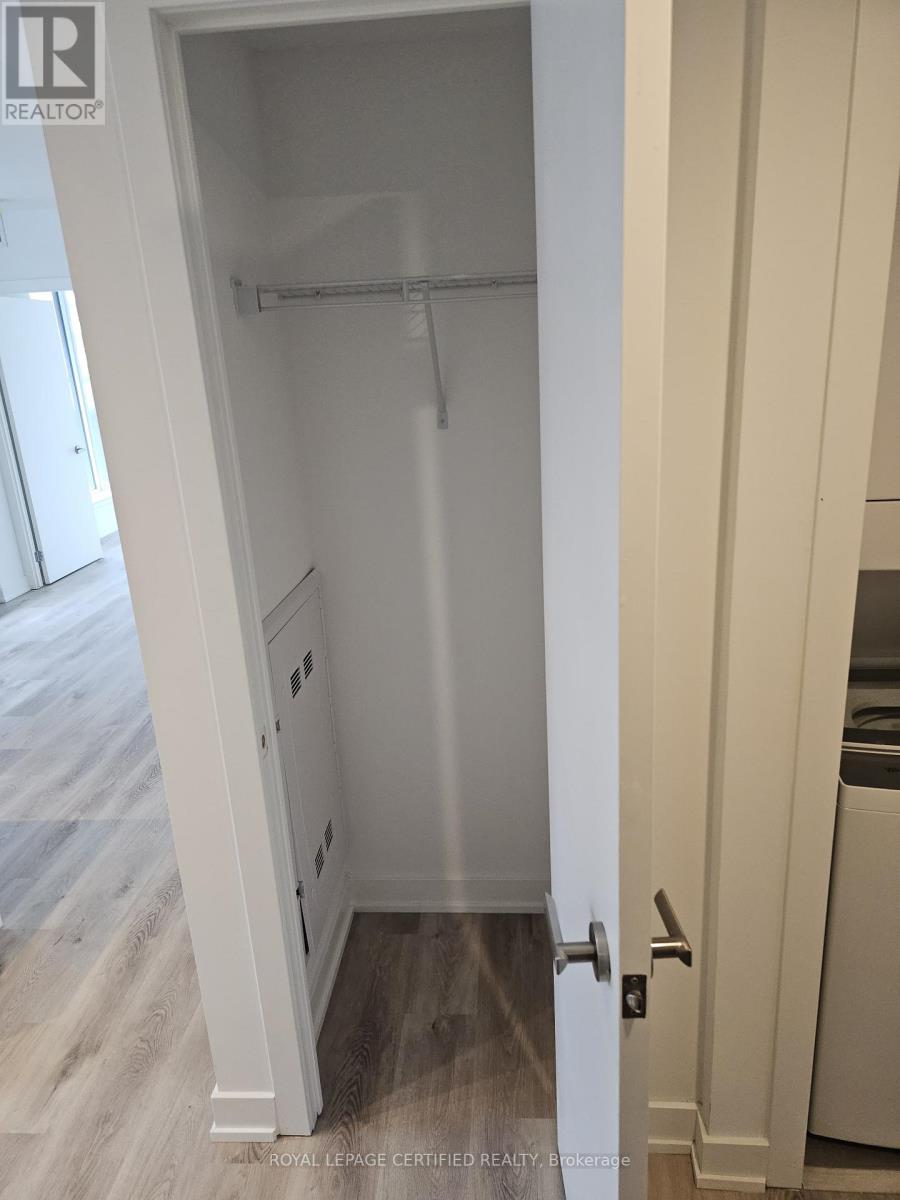 202 - 370 Martha Street E, Burlington, Ontario  L7R 2P7 - Photo 18 - W12741744