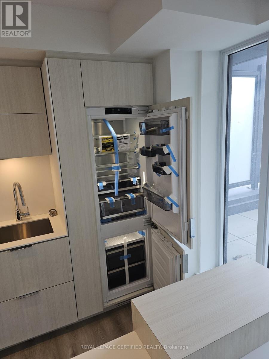 202 - 370 Martha Street E, Burlington, Ontario  L7R 2P7 - Photo 12 - W12741744