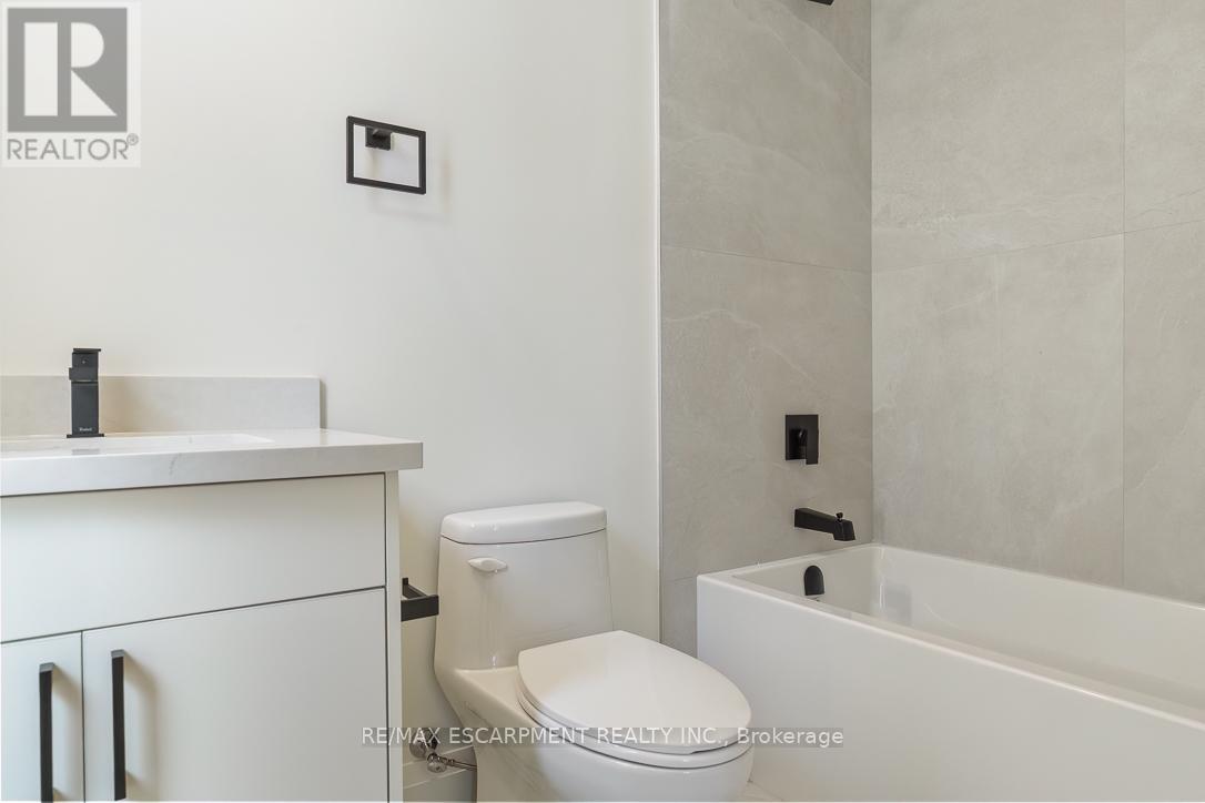 2354 Eighth Line, Oakville, Ontario  L6H 7E6 - Photo 38 - W12693512