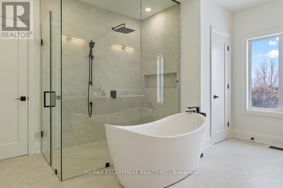 2354 Eighth Line, Oakville, Ontario  L6H 7E6 - Photo 29 - W12693512