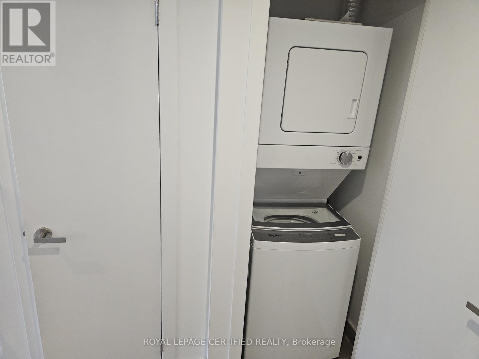 202 - 370 Martha Street E, Burlington, Ontario  L7R 2P7 - Photo 13 - W12741744