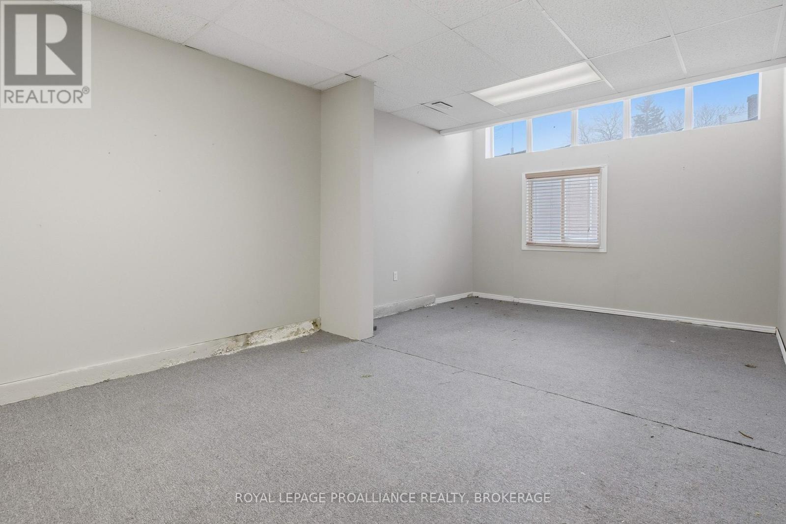 647 Princess Street, Kingston (East Of Sir John A. Blvd), Ontario  K7L 1E4 - Photo 19 - X12754736