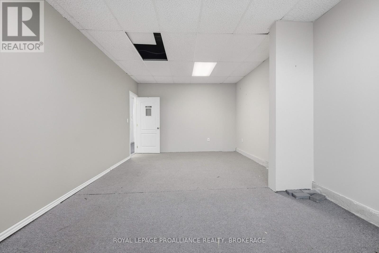 647 Princess Street, Kingston (East Of Sir John A. Blvd), Ontario  K7L 1E4 - Photo 21 - X12754736