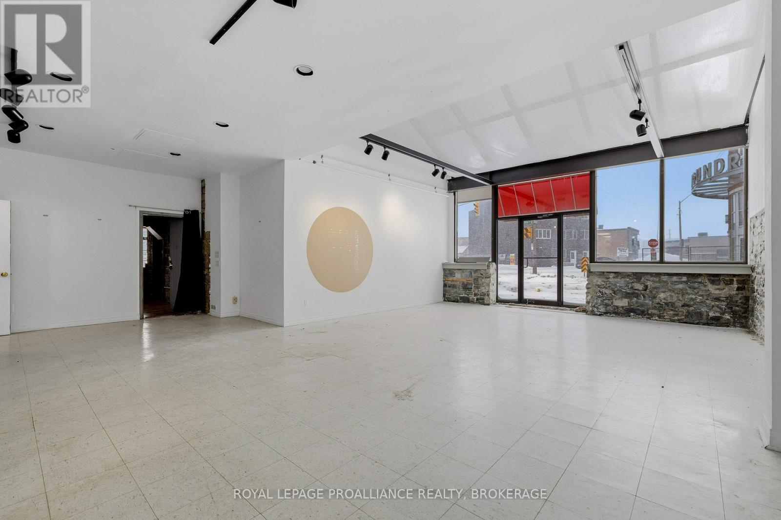 647 Princess Street, Kingston (East Of Sir John A. Blvd), Ontario  K7L 1E4 - Photo 14 - X12754736