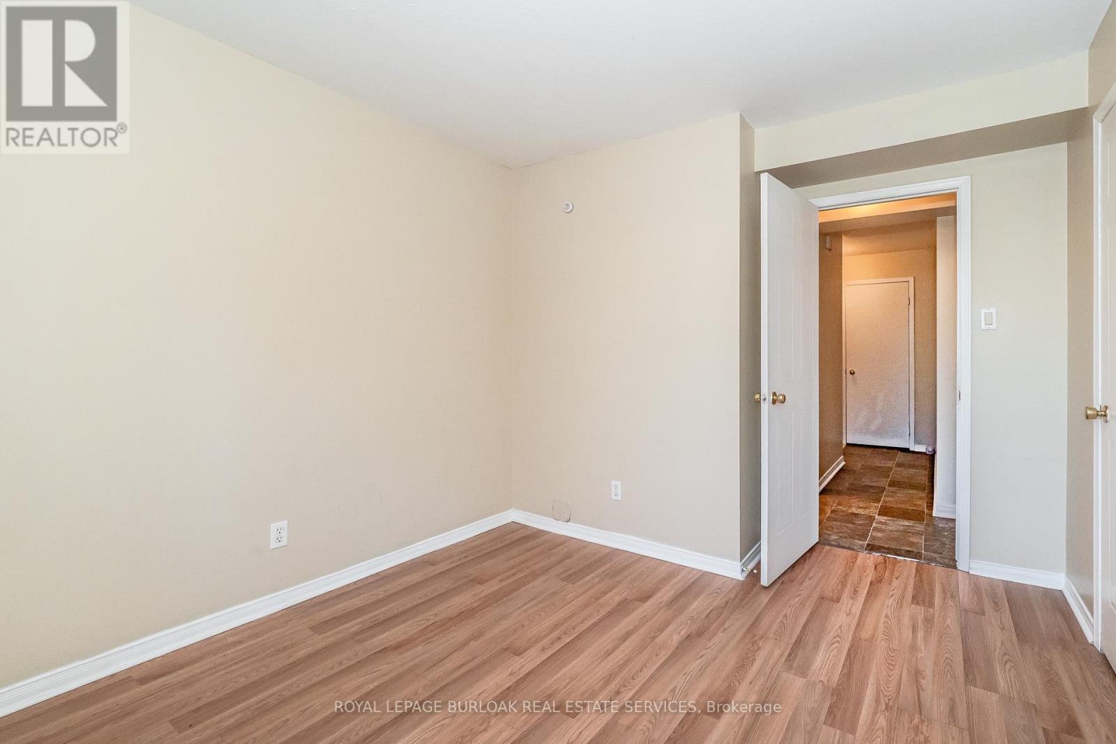 94 Sanford Street, Barrie, Ontario  L4N 3C5 - Photo 13 - S12755048