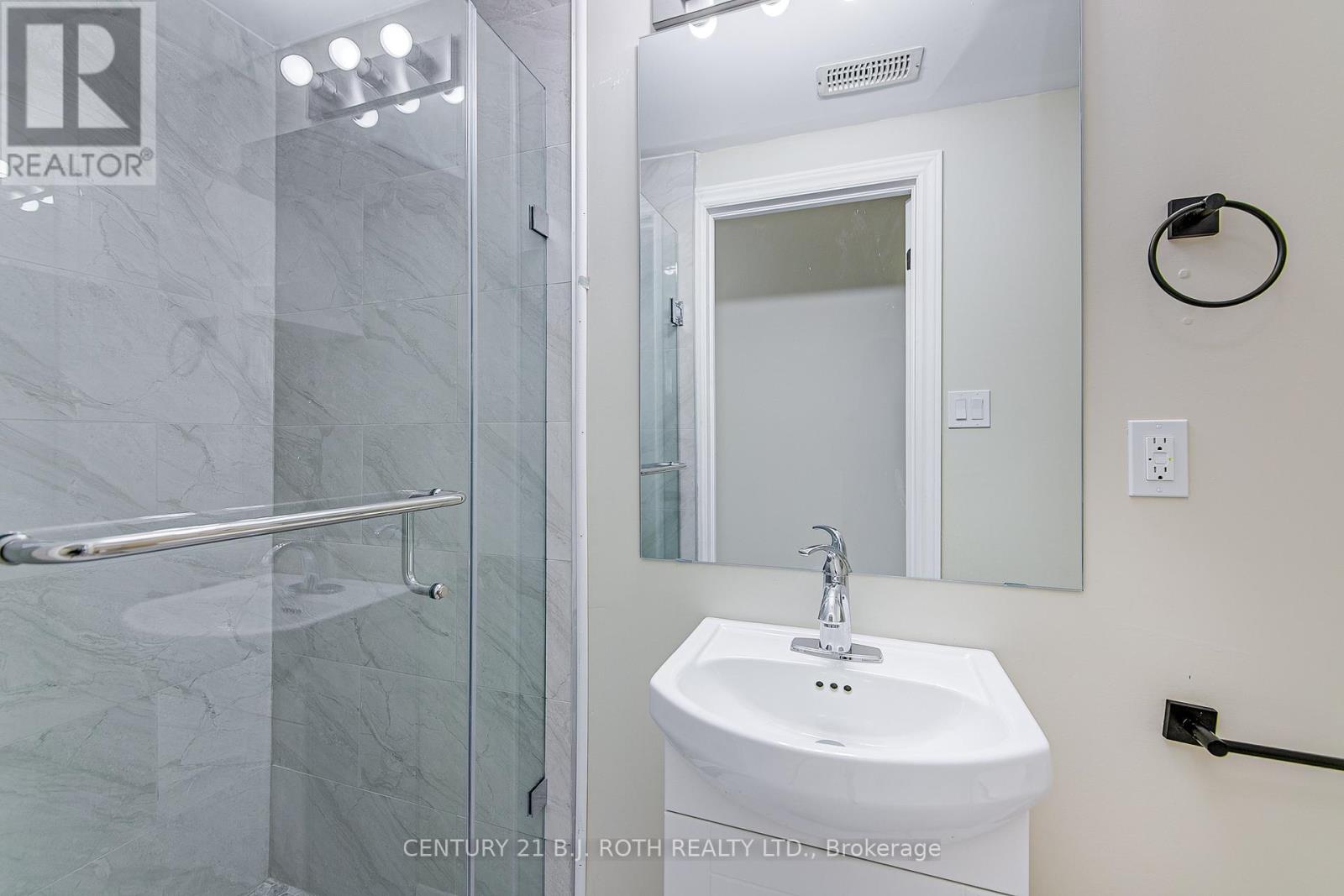 1 - 82 Peel Street, Barrie (Wellington), Ontario  L4M 3K7 - Photo 13 - S12754942