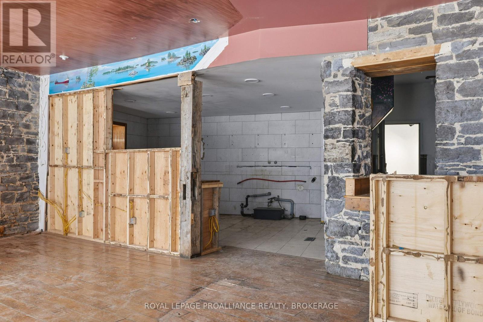 647 Princess Street, Kingston (East Of Sir John A. Blvd), Ontario  K7L 1E4 - Photo 8 - X12754736