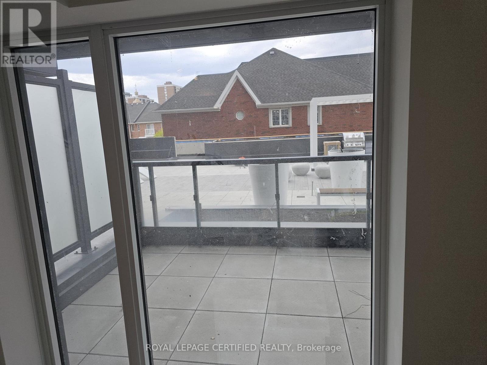 202 - 370 Martha Street E, Burlington, Ontario  L7R 2P7 - Photo 16 - W12741744