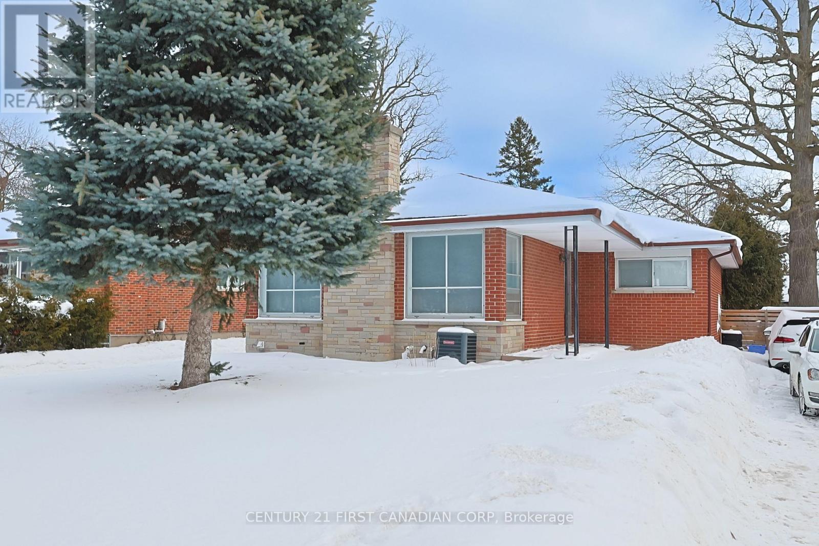 65 Irving Place, London East, Ontario  N5V 2H6 - Photo 3 - X12584732