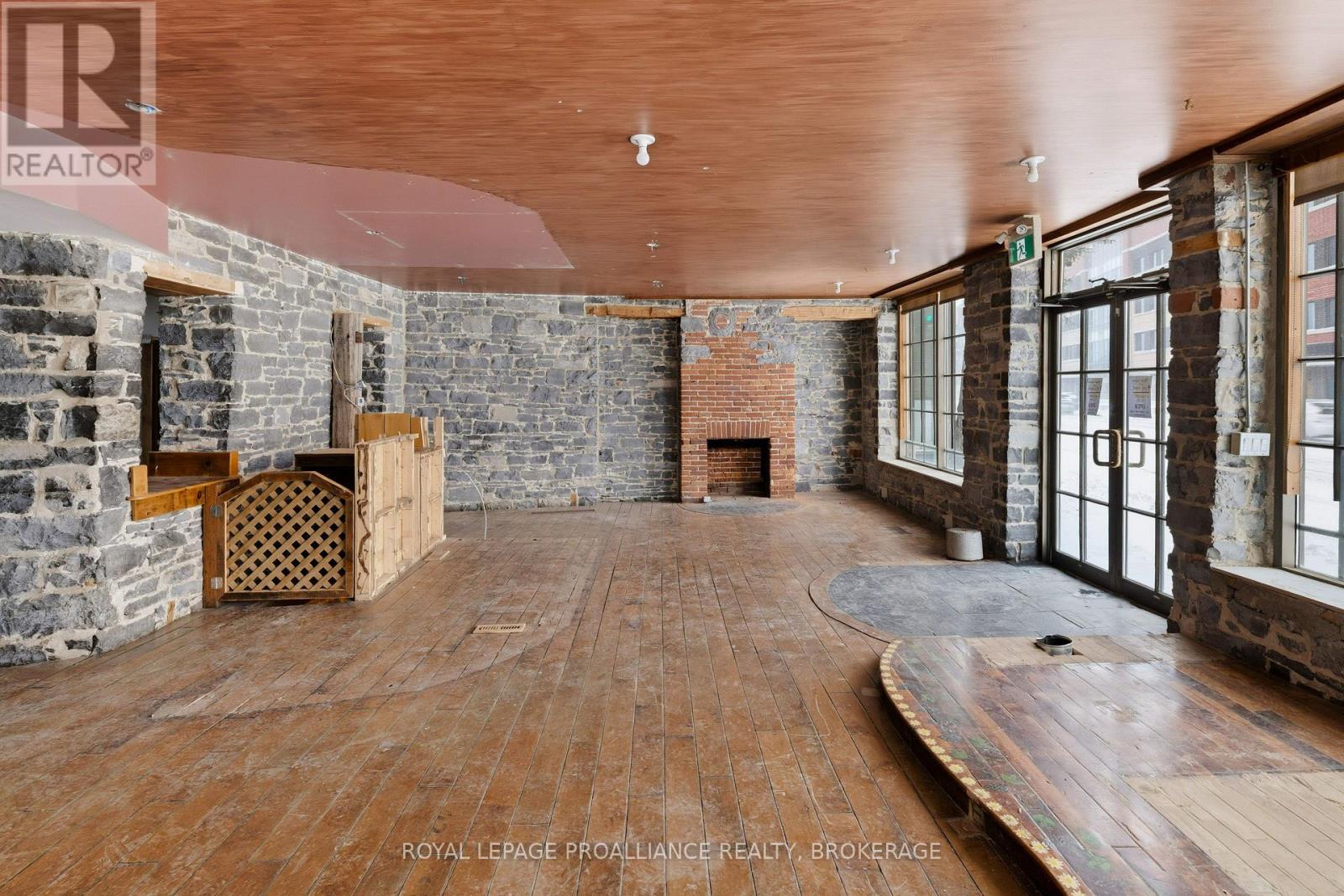 647 Princess Street, Kingston (East Of Sir John A. Blvd), Ontario  K7L 1E4 - Photo 7 - X12754736