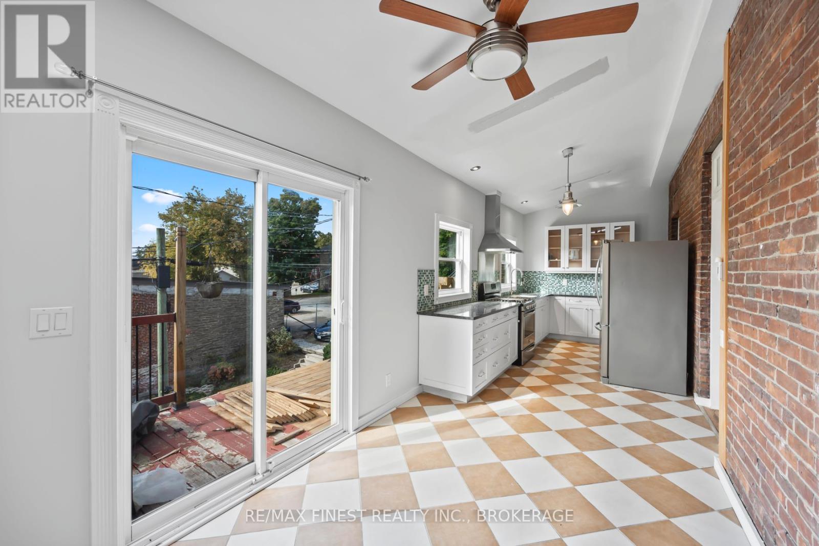 10 Victoria Avenue, Brockville, Ontario  K6V 2B1 - Photo 21 - X12754854