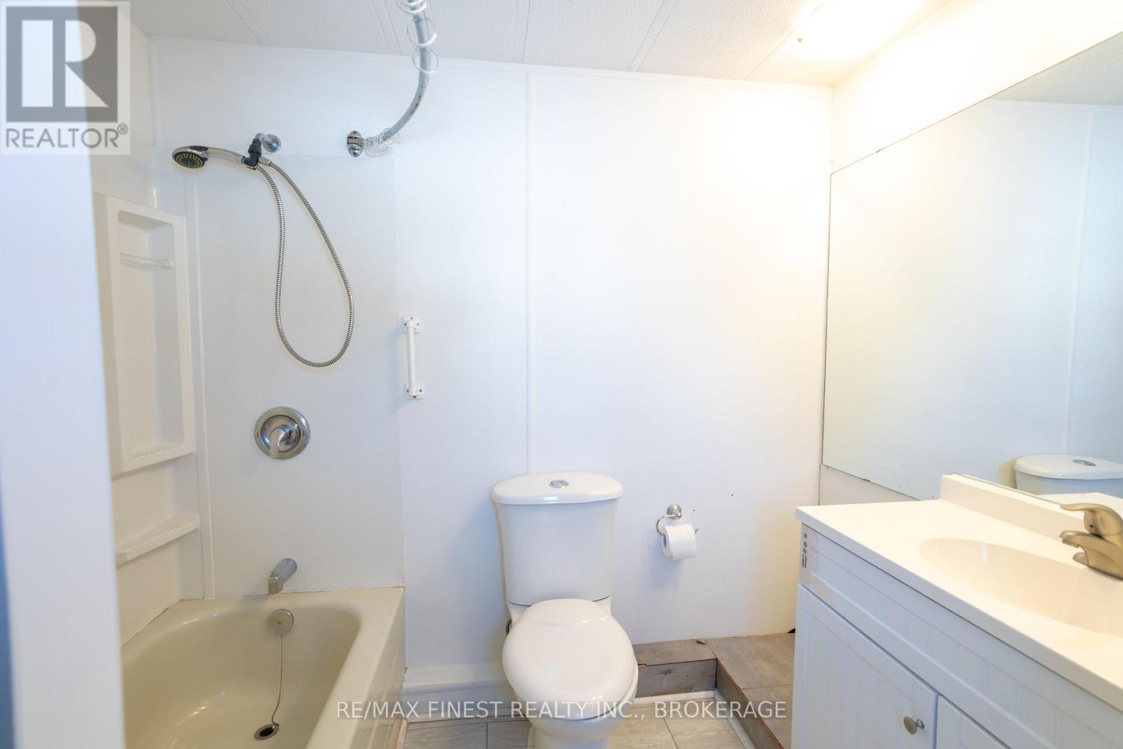 11 Powley Garden Drive, Kingston (Rideau), Ontario  K7K 6A1 - Photo 7 - X12755290