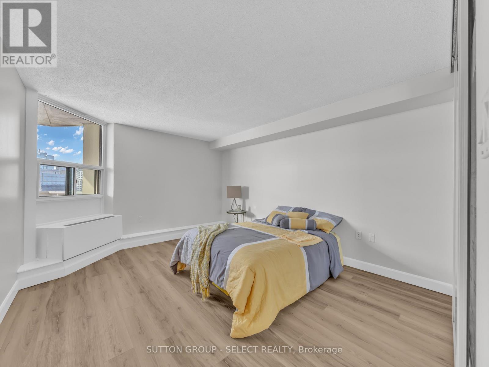 Photo 22 of 35 for 1702 - 323 Colborne Street