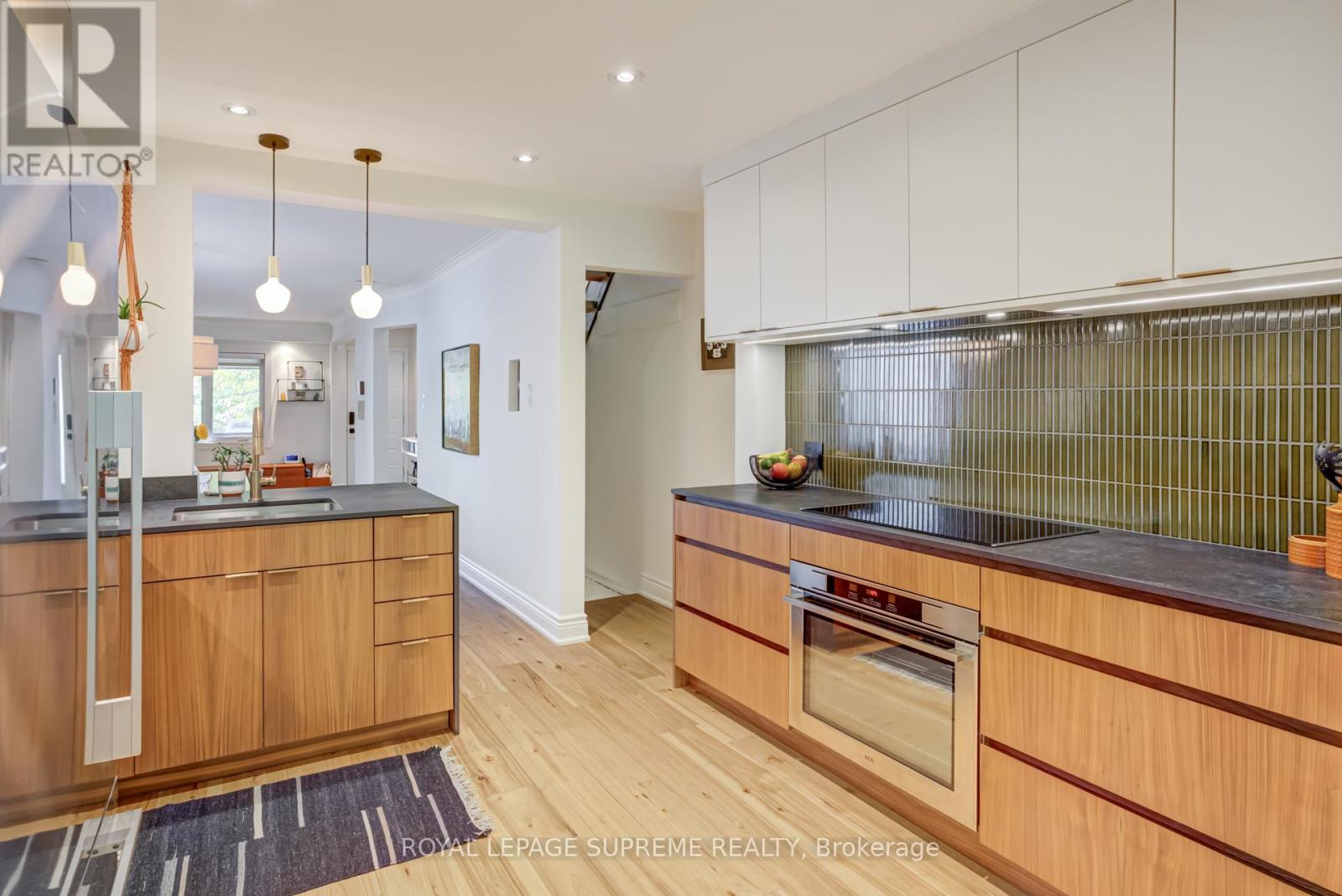 11 West Lynn Avenue, Toronto (Woodbine Corridor), Ontario  M4C 3V7 - Photo 11 - E12754000