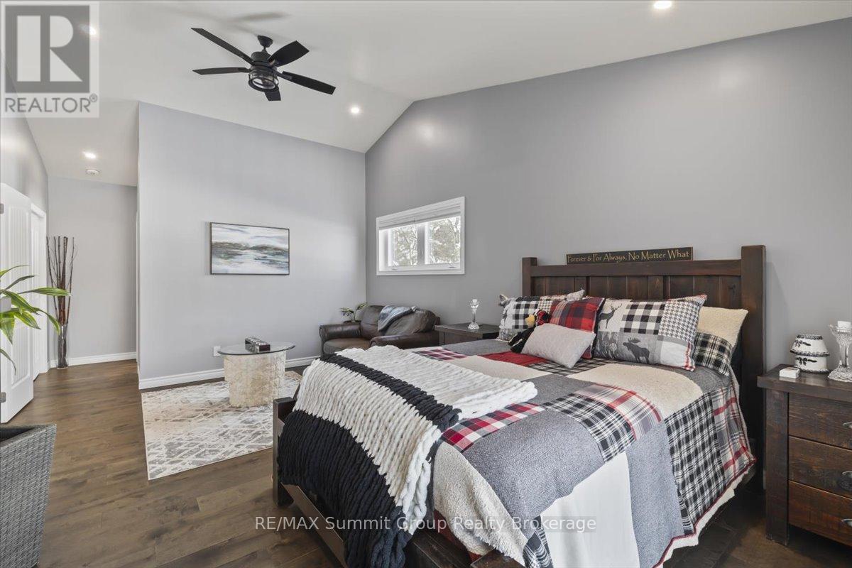 135 Confederation Drive, Chatsworth, Ontario  N0H 1R0 - Photo 12 - X12755256