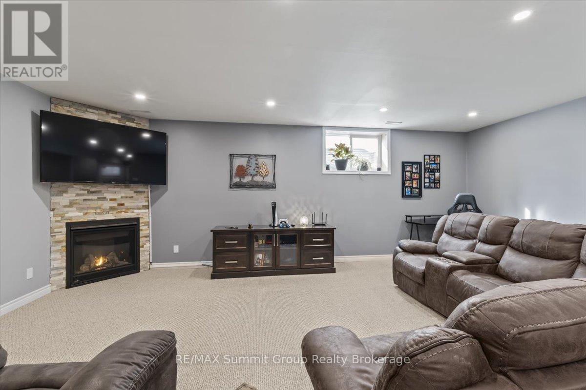 135 Confederation Drive, Chatsworth, Ontario  N0H 1R0 - Photo 18 - X12755256