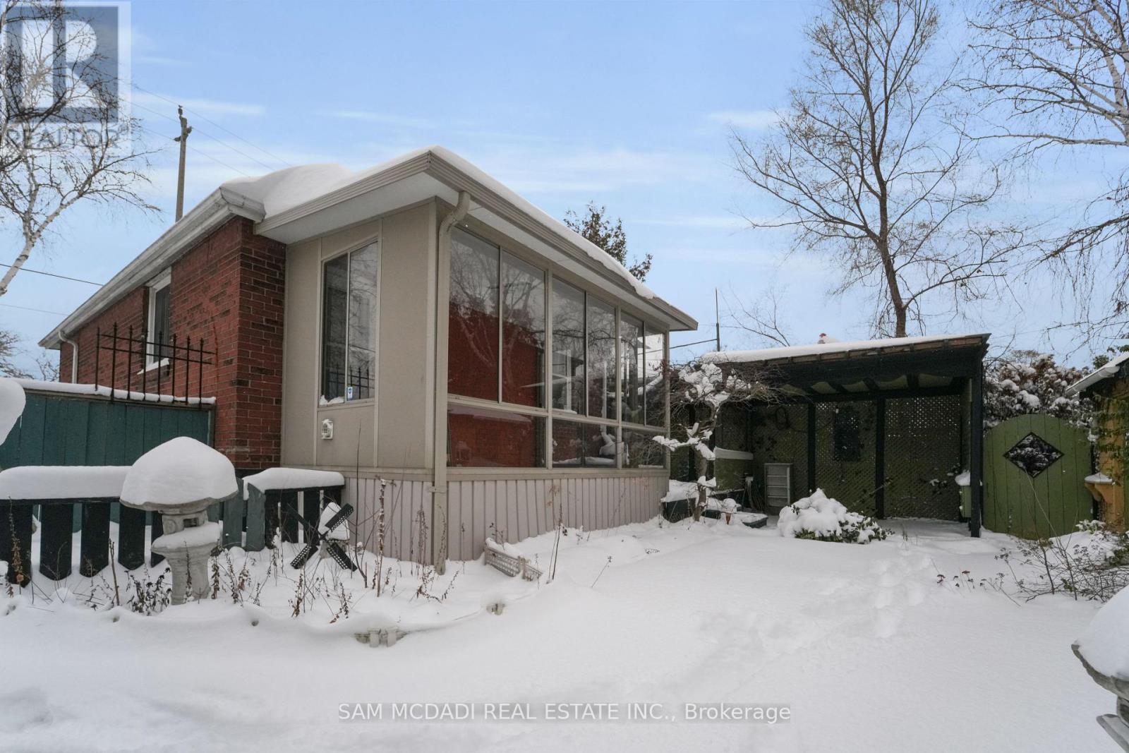 319 Cosburn Avenue, Toronto, Ontario  M4J 2N1 - Photo 8 - E12755204