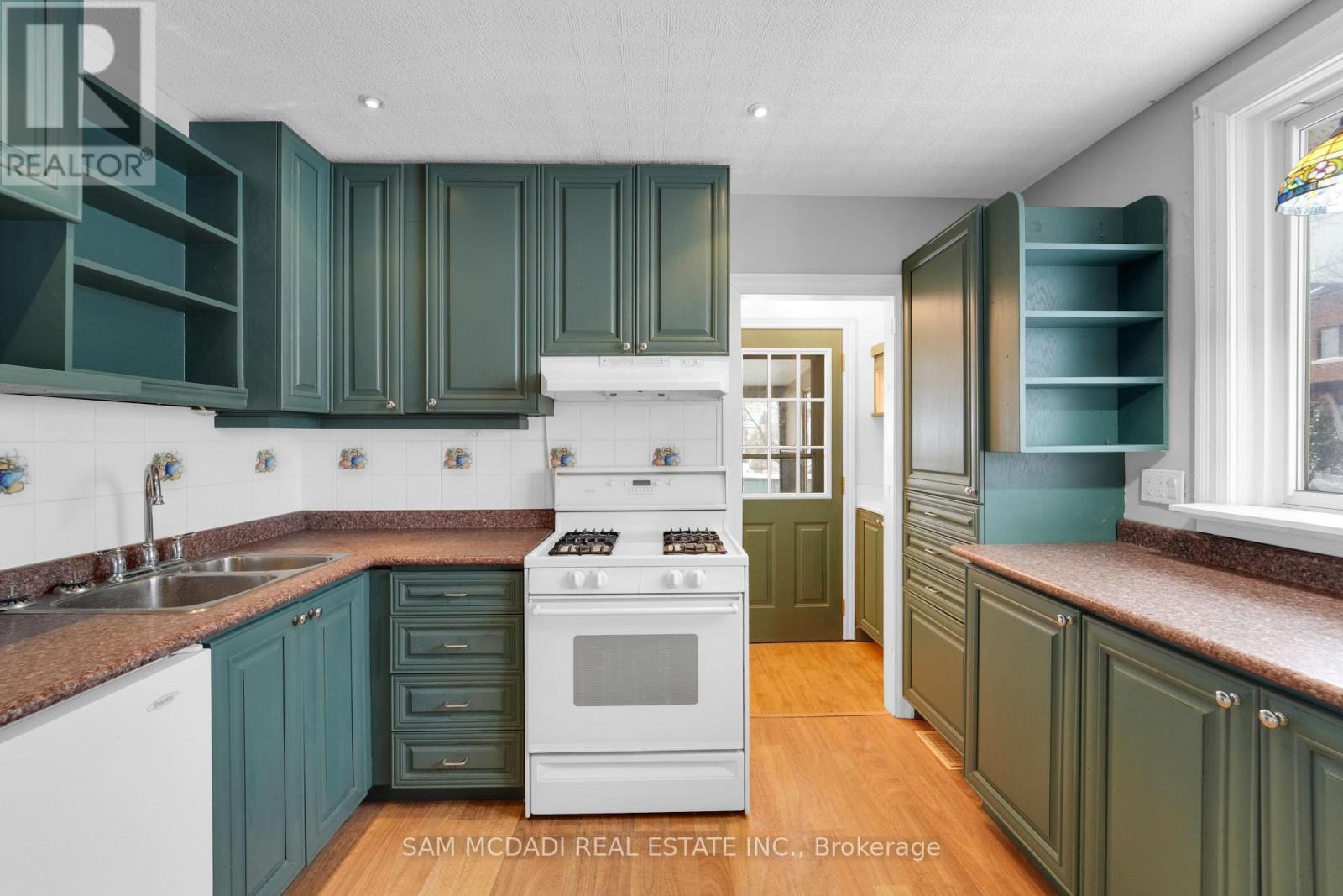 319 Cosburn Avenue, Toronto, Ontario  M4J 2N1 - Photo 18 - E12755204