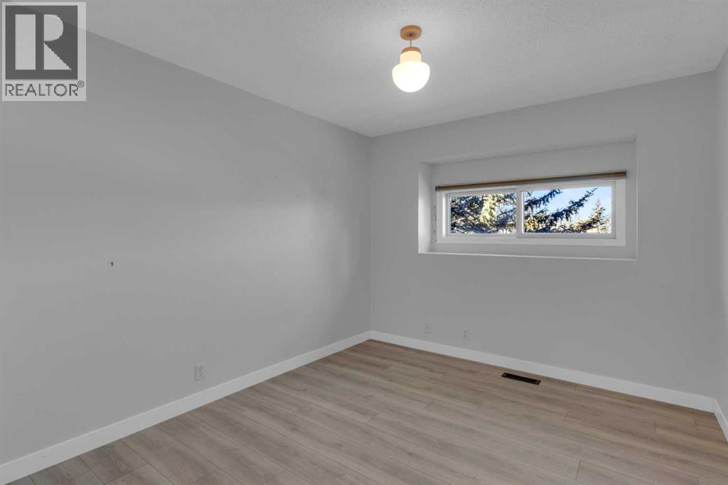 6 Castle Place N, Cochrane, Alberta  T4C 1G4 - Photo 21 - A2278330