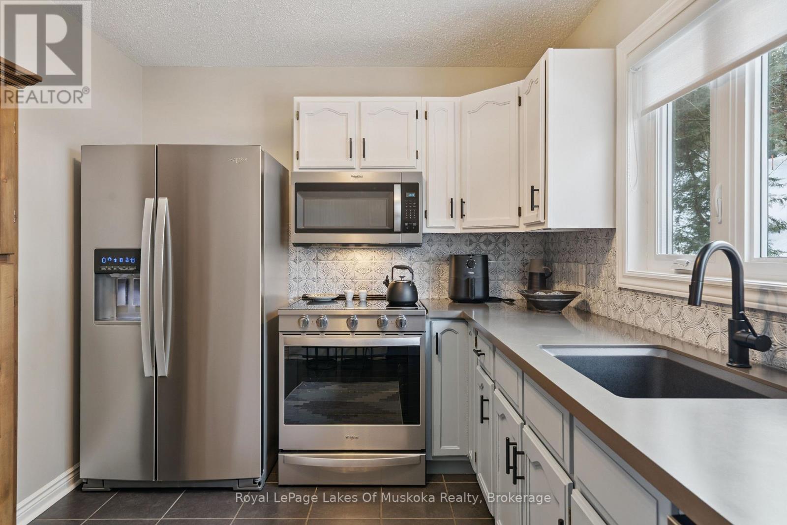 87 Southbank Drive, Bracebridge, Ontario  P1L 1G2 - Photo 13 - X12756756