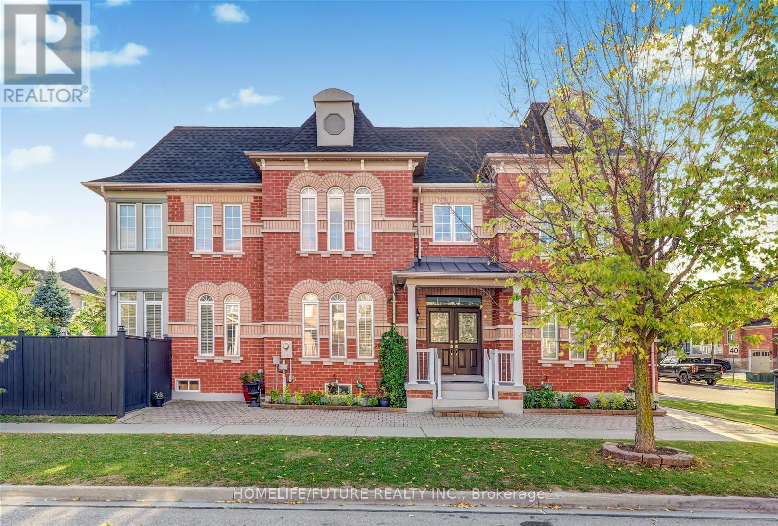 149 Stonechurch Crescent, Markham, Ontario  L6B 0L2 - Photo 2 - N12755272