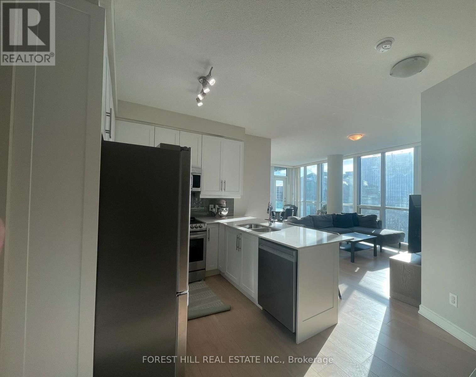 3512 - 33 Bay Street, Toronto (Waterfront Communities), Ontario  M5J 2Z3 - Photo 5 - C12752400