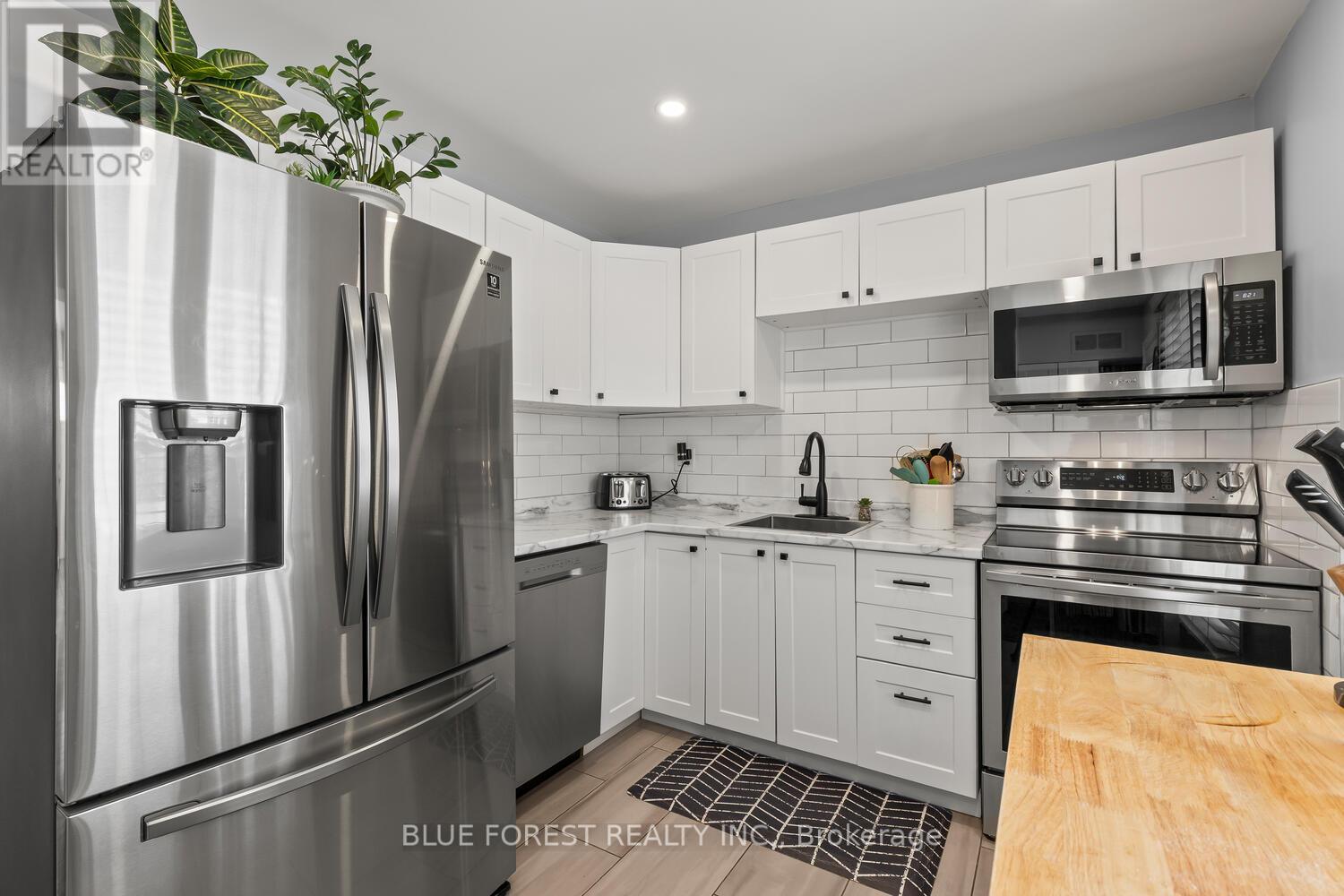 Photo 14 of 36 for 41 Elvira Crescent